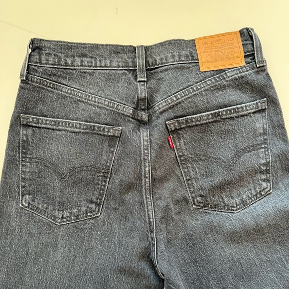 Levi’s 70s High Rise Flare Jean, Size 28 x 32  (actual waist measurement is 30”) - Picture 4 of 10